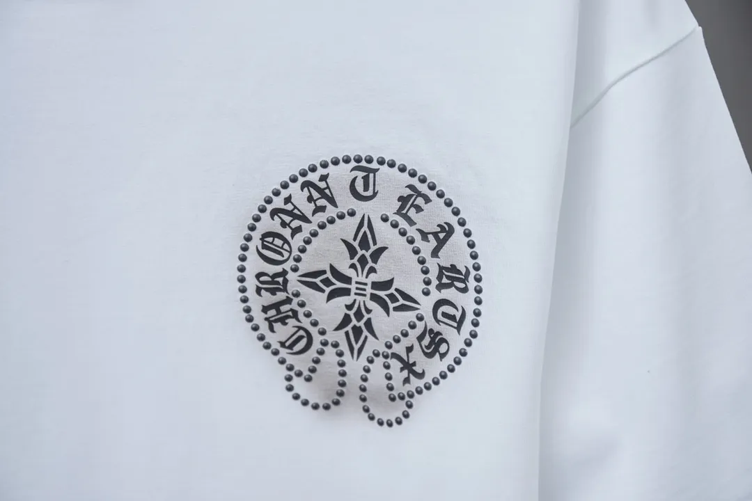 🅿️230 Ch*ome Hearte 25SS new style for early spring, Crow heart hot diamond short sleeves, light luxury, essential item for daily commuting for men and women, correct version, welcome to compare, detailed features · 320g 100% pure cotton double yarn jersey fabric · Custom dyed in the same vat, special thickened 32 pieces double-stranded 1X1 thread · Imported Australian matte pearlescent diamonds ➕artificial spray color ➕thick letter logo · Double-needle sewing and cross-seam technology · Original main mark, washed tag, brand moisture-proof paper packaging Color: black/white Size: S/M/L/XL